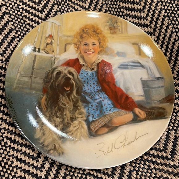 Annie and Sandy First Issue The Annie Collectors Plate Series with Authenticity - Picture 5 of 5